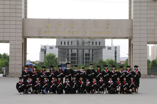 毕业季：放飞青春 追逐梦想